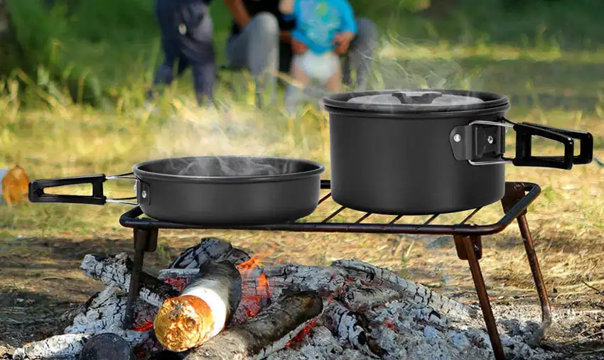 Best campfire cooking kits: Odoland pan and pots